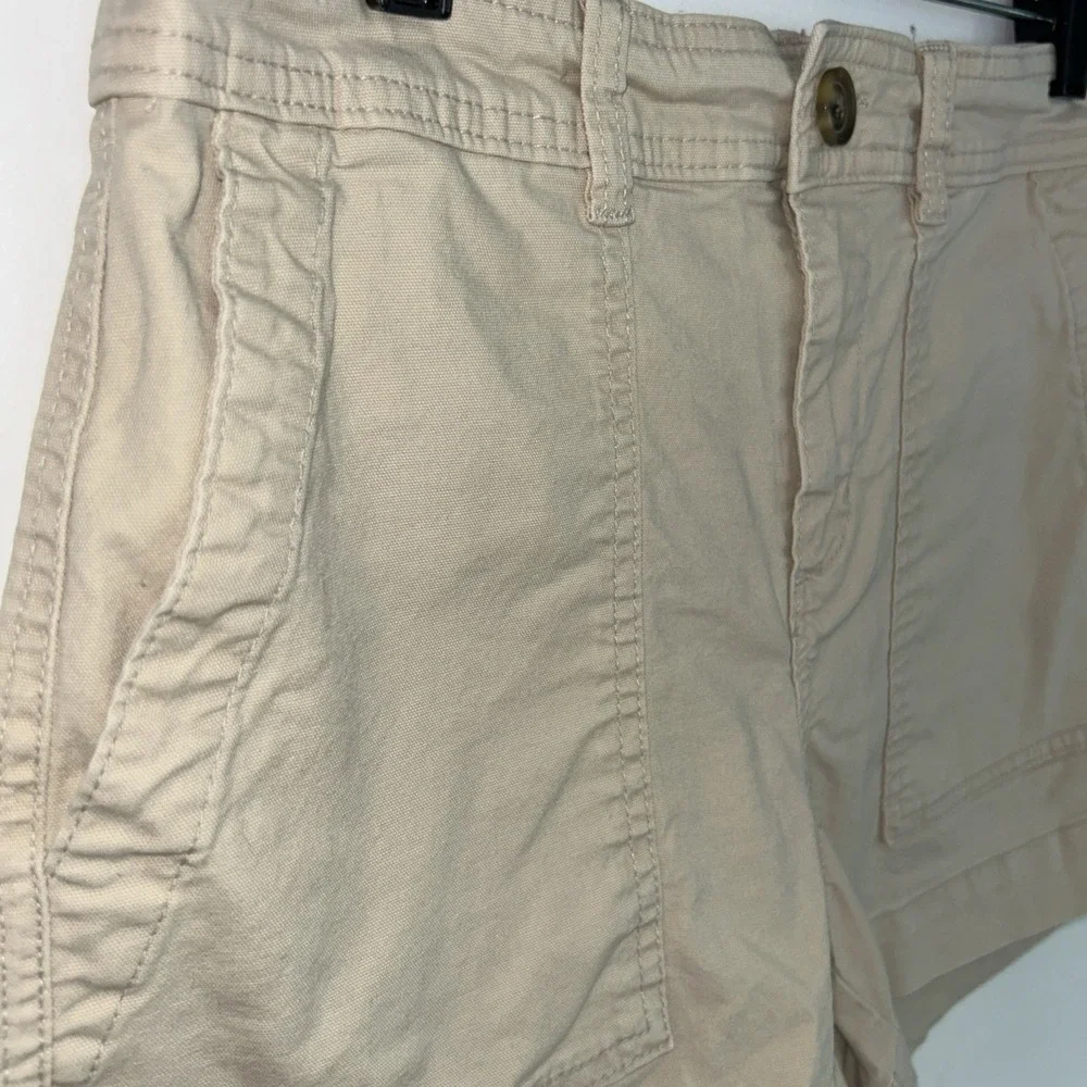 A New Day Women Tan Khaki High Rise Utility Stretch Shorts Size 6 Front Pockets - Picture 2 of 6